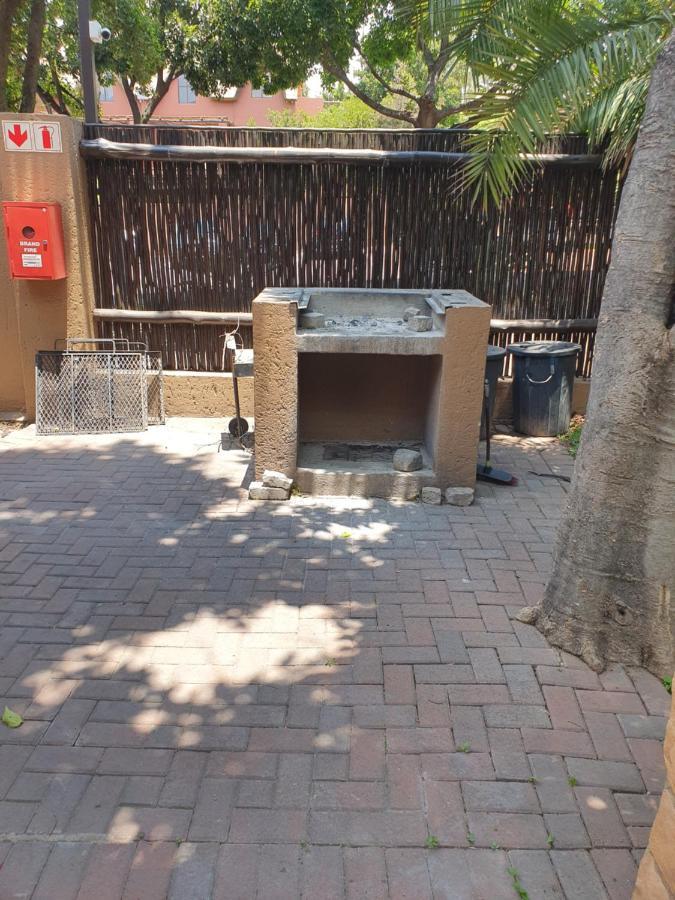 Merry Monte Casino Lodge House In Fourways Sandton Luaran gambar